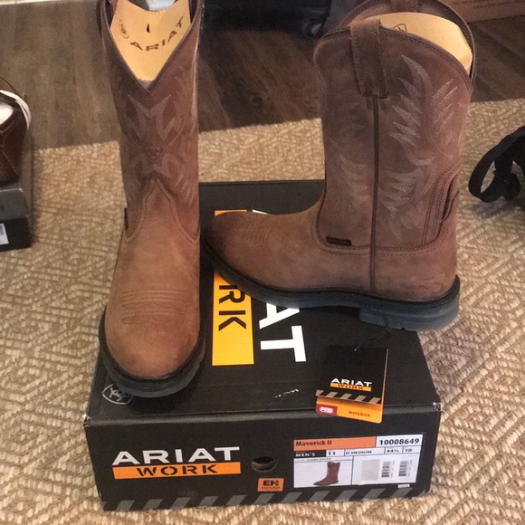 ariat maverick ii